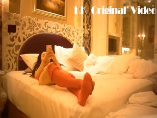 91KK哥(富一代CaoB哥)中戏97年超美校花宝儿第二部,性感情趣丝袜操的淫语不止